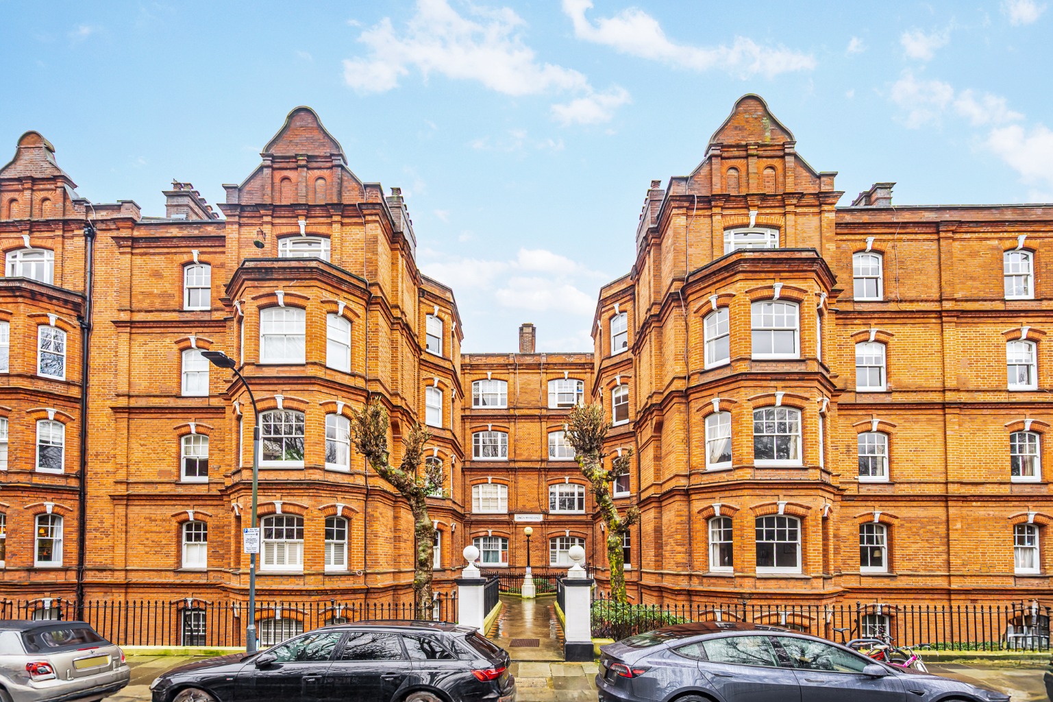 Queen's Club Gardens, W14