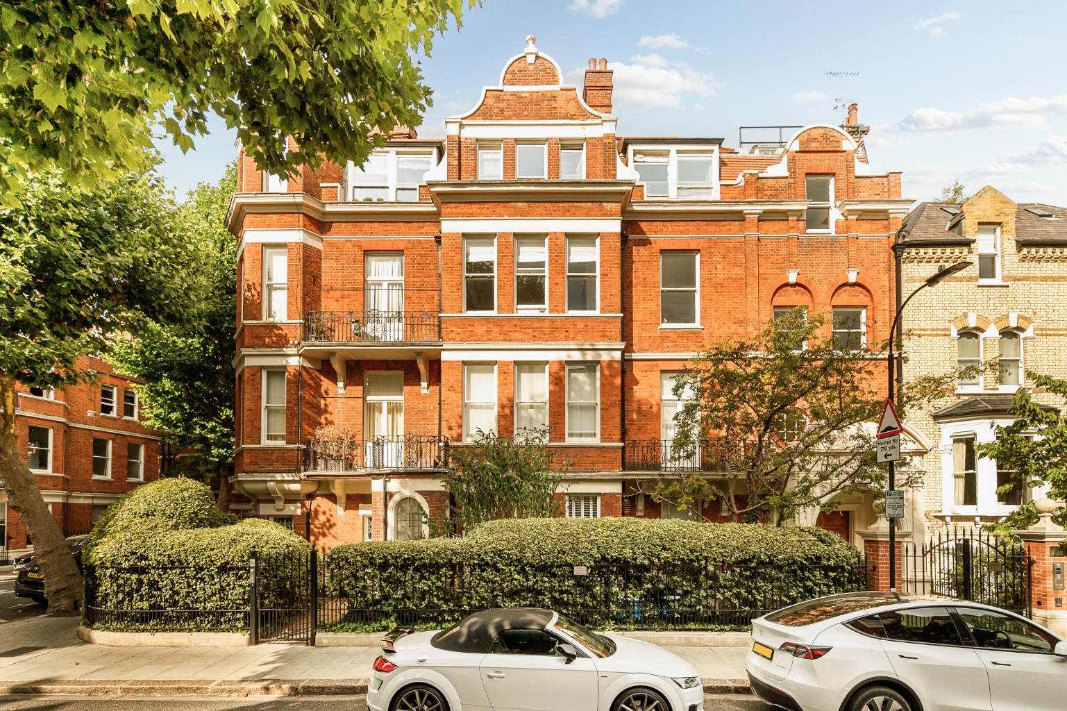 Fitzgeorge Avenue, London, Greater London, W14 0SY