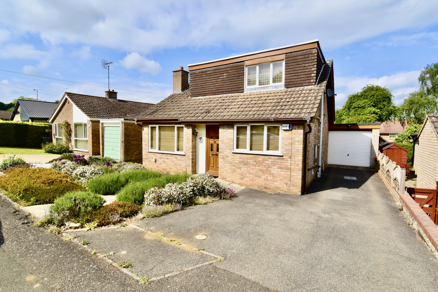 Court House Close, Creaton, Northamptonshire NN6 8NP
