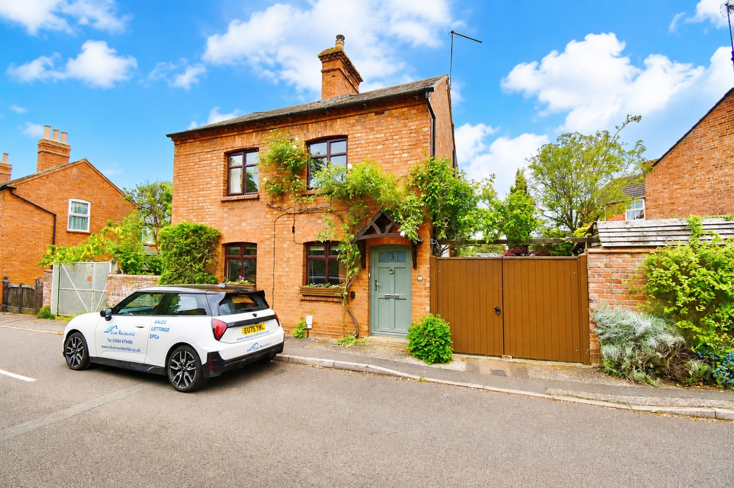 Yew Tree Lane, Spratton, Northamptonshire