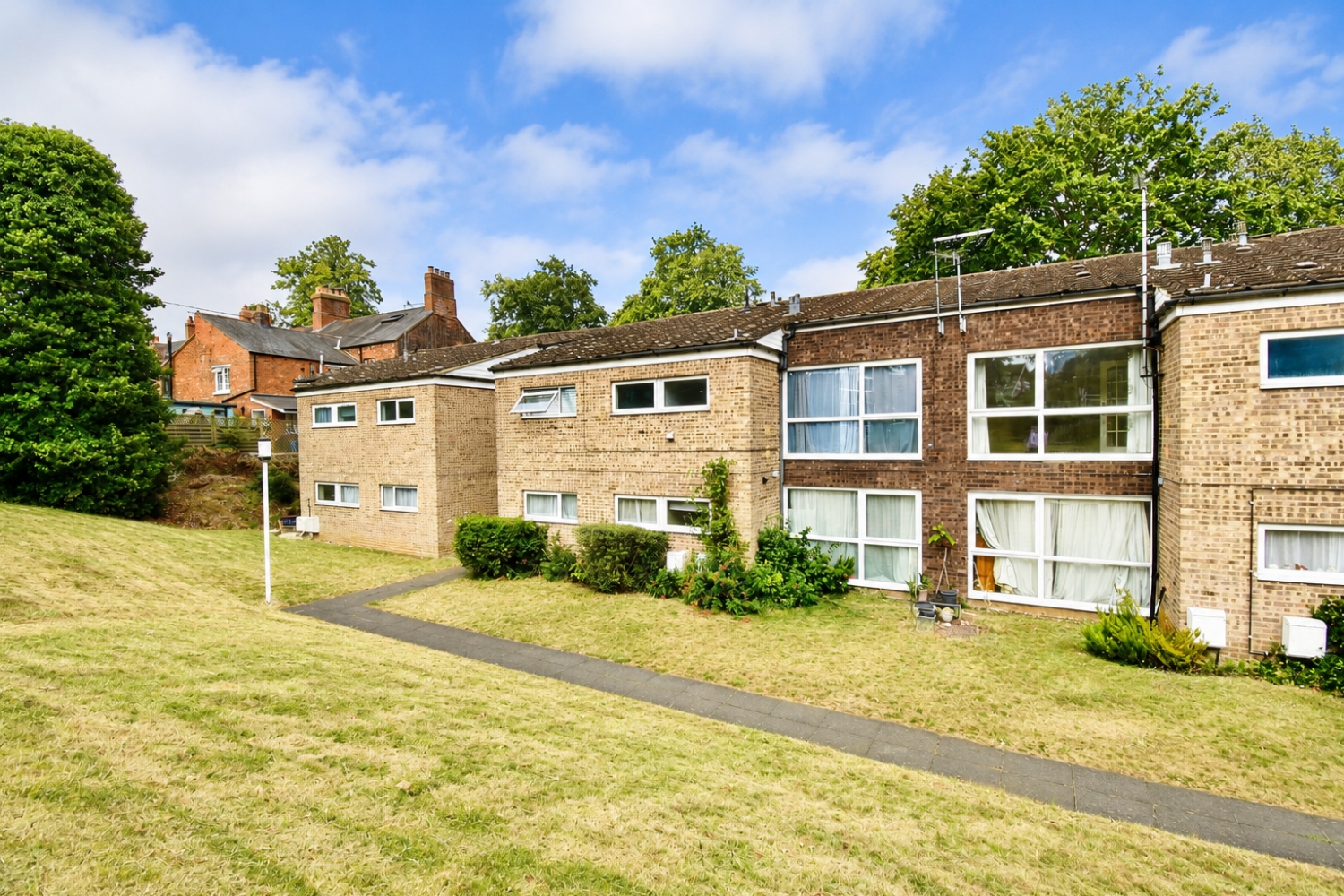 Lone Pine Court, Brixworth, Northampton NN6 9EH