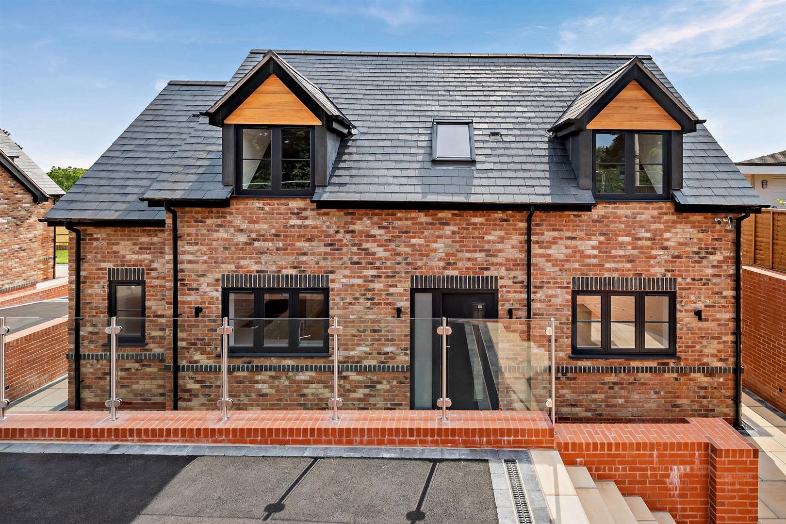 2, Wells Cottage, Wootton Wawen, B95