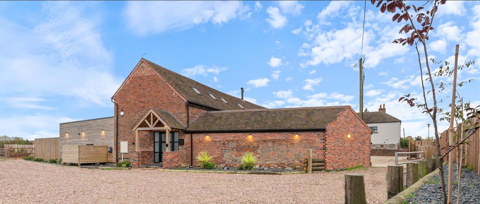 1 Somerfield Barns, Tamworth Road, Cliff, Tamworth