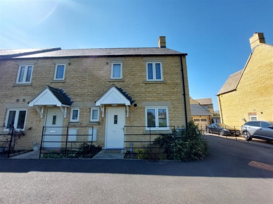Hewins Place, Willersey Broadway
