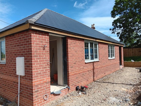 Orchard Bungalow, Danford Lane, Hartpury