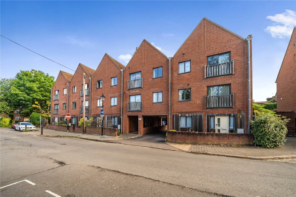 Vicarage Hill, Alton, Hampshire