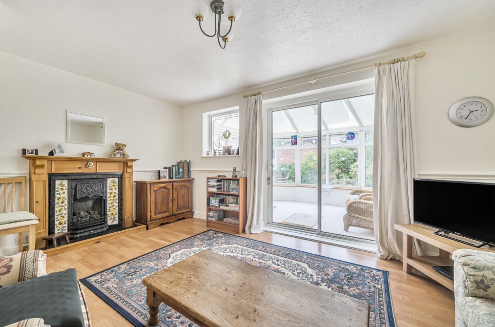 Periwinkle Close, Lindford, Hampshire