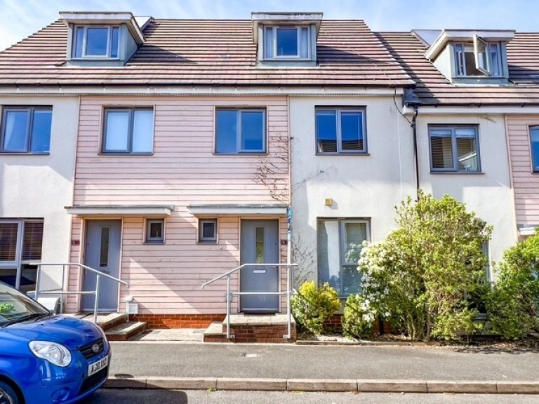 Cheswick Village, Bristol