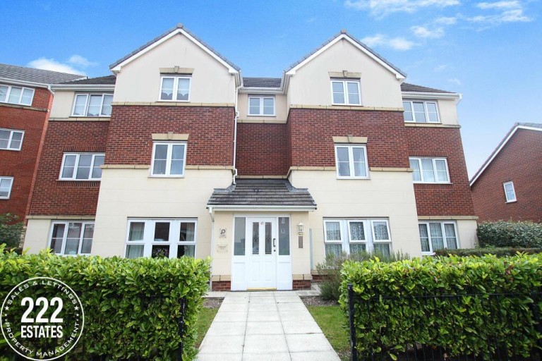 McKinley Street, Chapelford Village