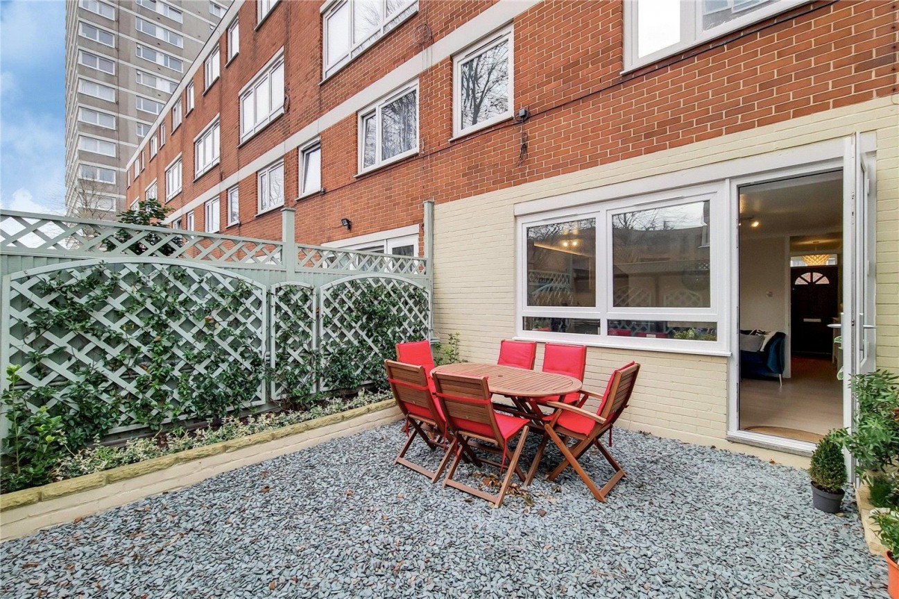 Surrey Lane, Battersea Square