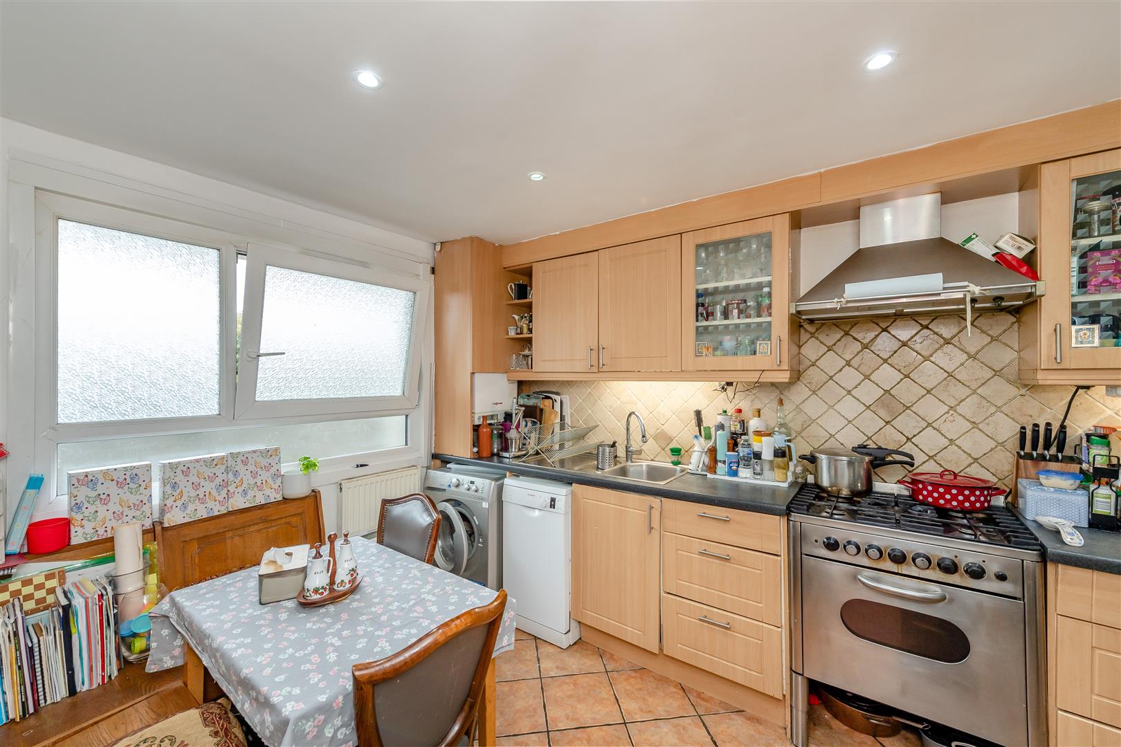 Yelverton Road, London