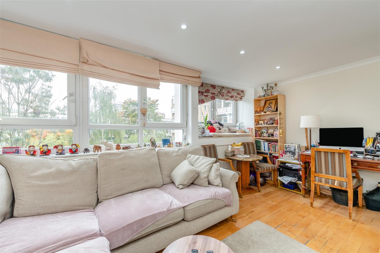 Yelverton Road, London