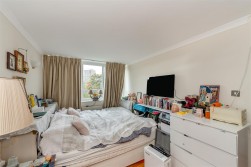 Yelverton Road, London