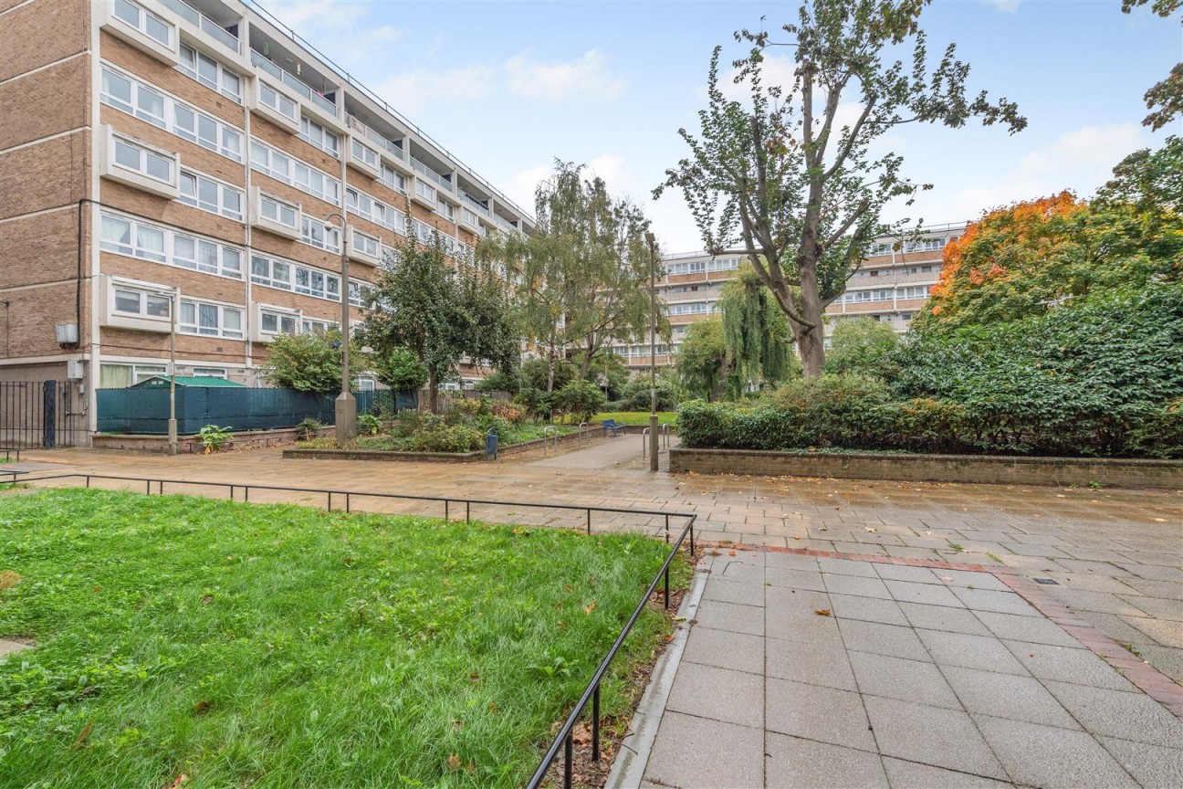 Yelverton Road, London