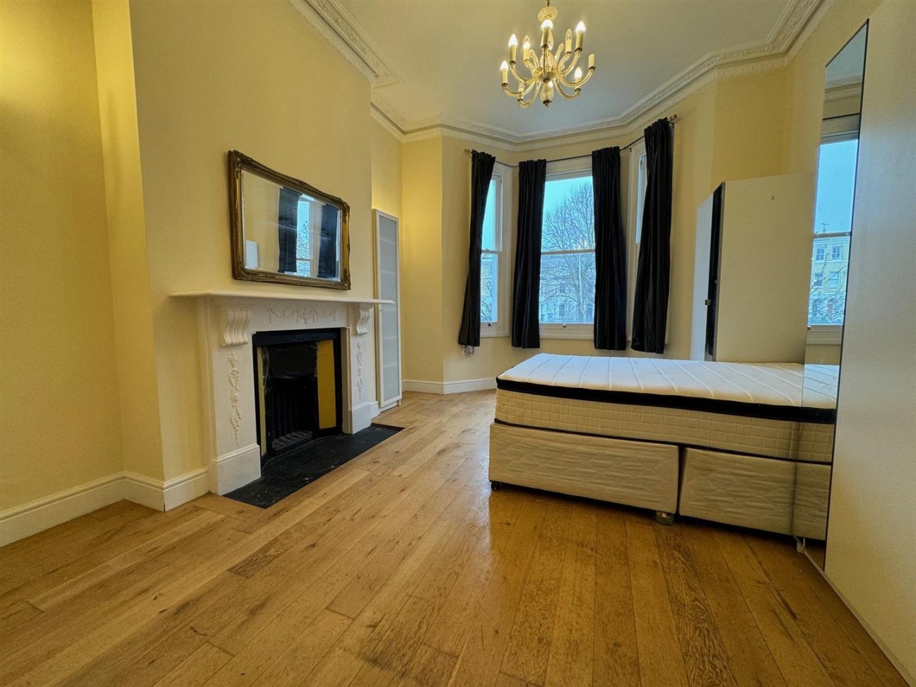 Westcroft Square, Hammersmith