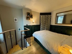 Webb's Road, Battersea, Between The Commons