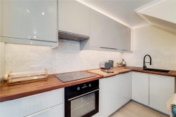 Surrey Lane, Battersea Square