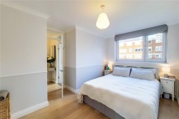 Surrey Lane, Battersea Square