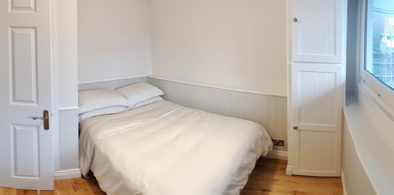 Parkham Street, Battersea Square