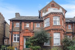 Kirkstall Road, London