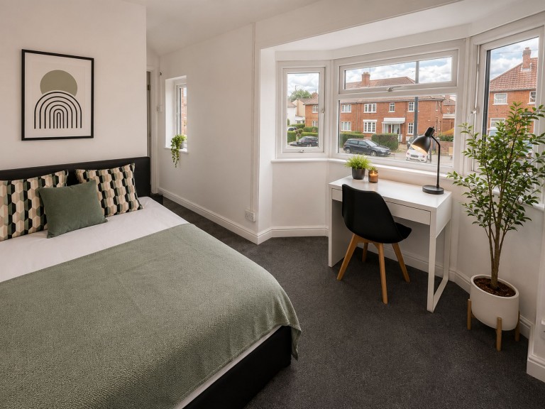 Lockleaze Road, Bristol, BS7