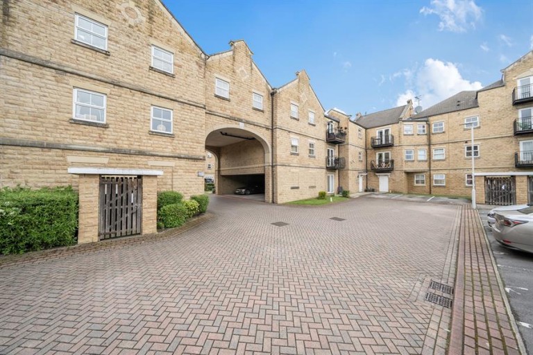 Canalbank View, Rodley