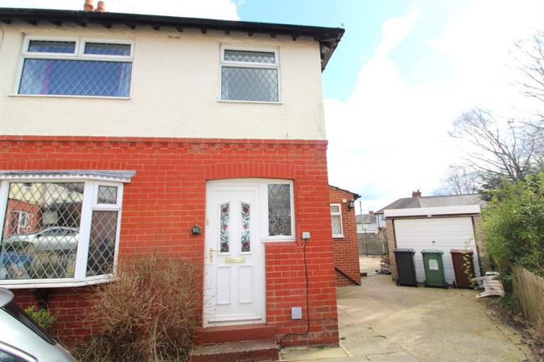 Broadgate Walk, LS18