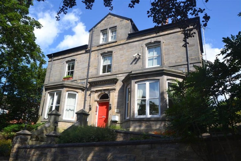 Westbury Gardens, LS16