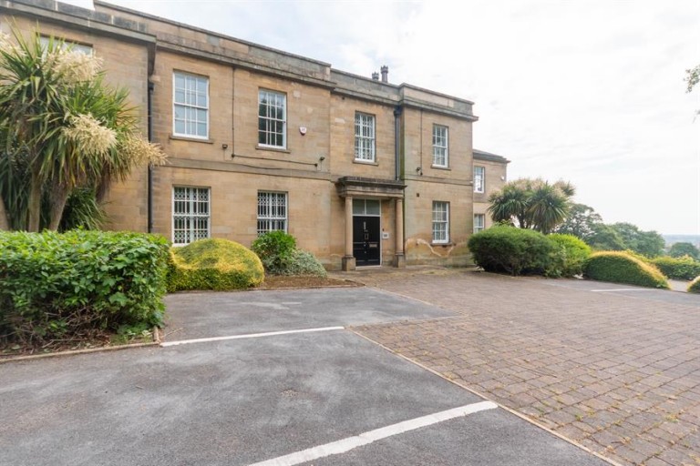 Lupton House, Rounday