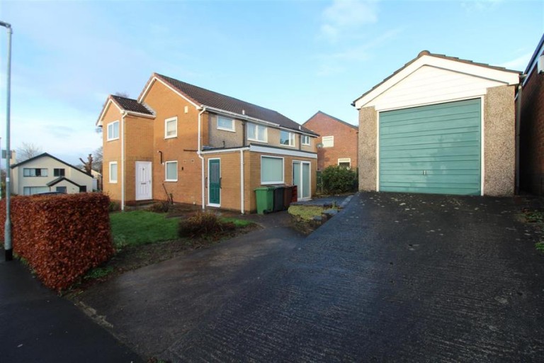 Hall Park Garth, LS18