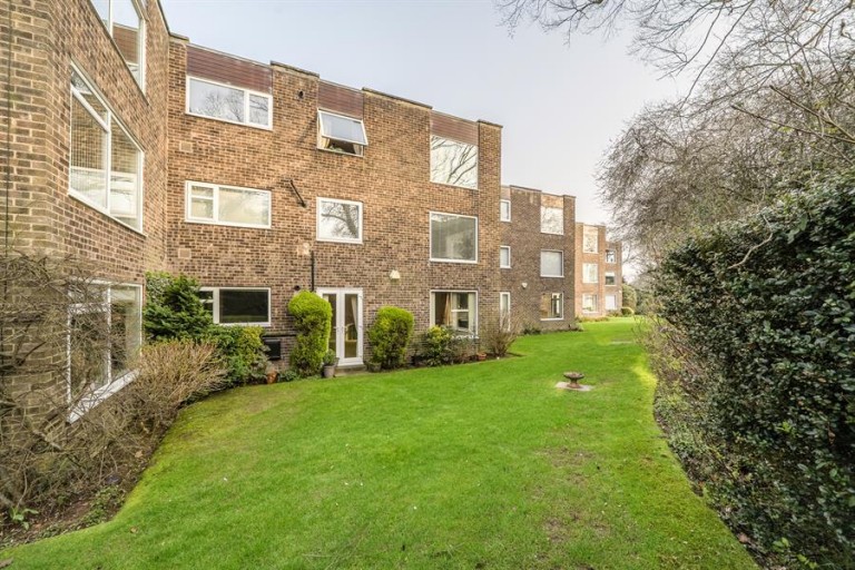 Wedgewood Court, North Park Avenue