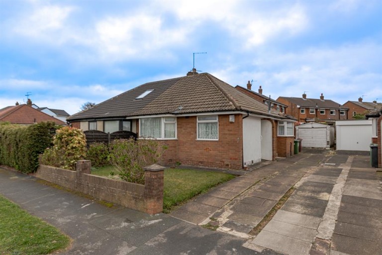 Grove Farm Crescent, Cookrige