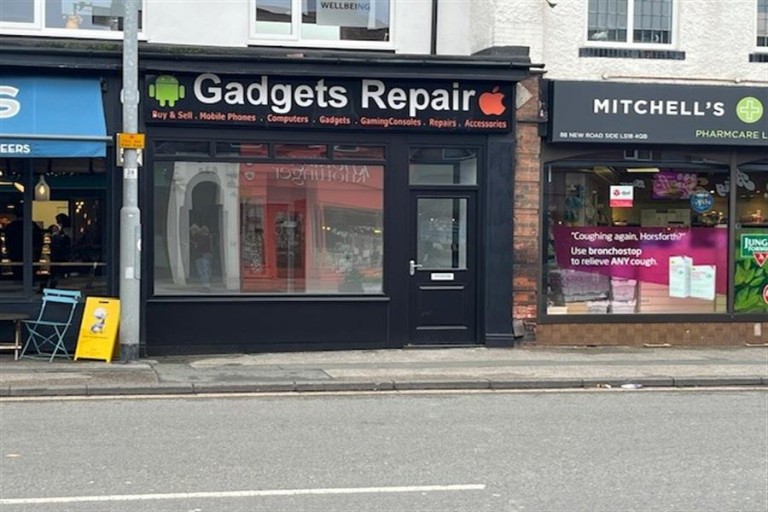 90 New Road Side, Horsforth, LS18 4QB