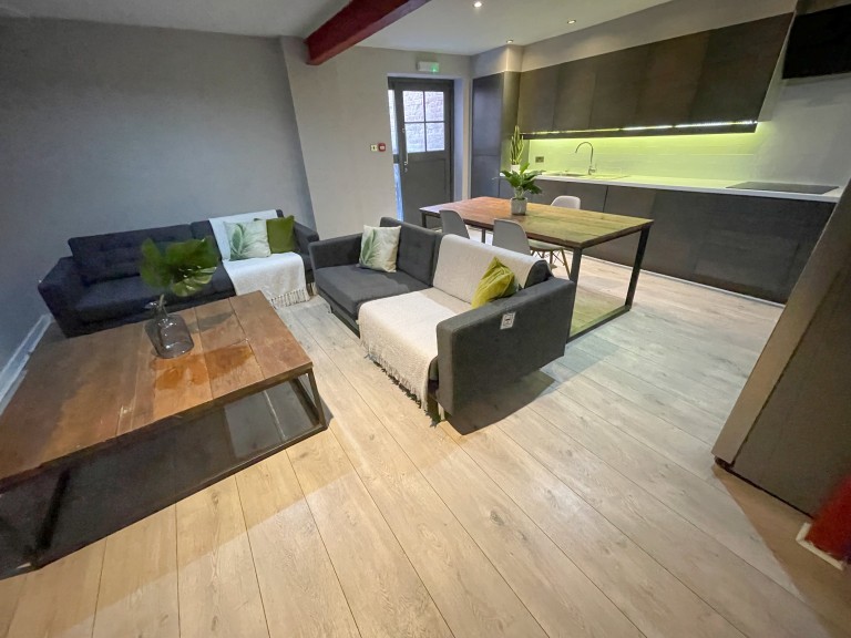 Nelson Street, L1 5DN