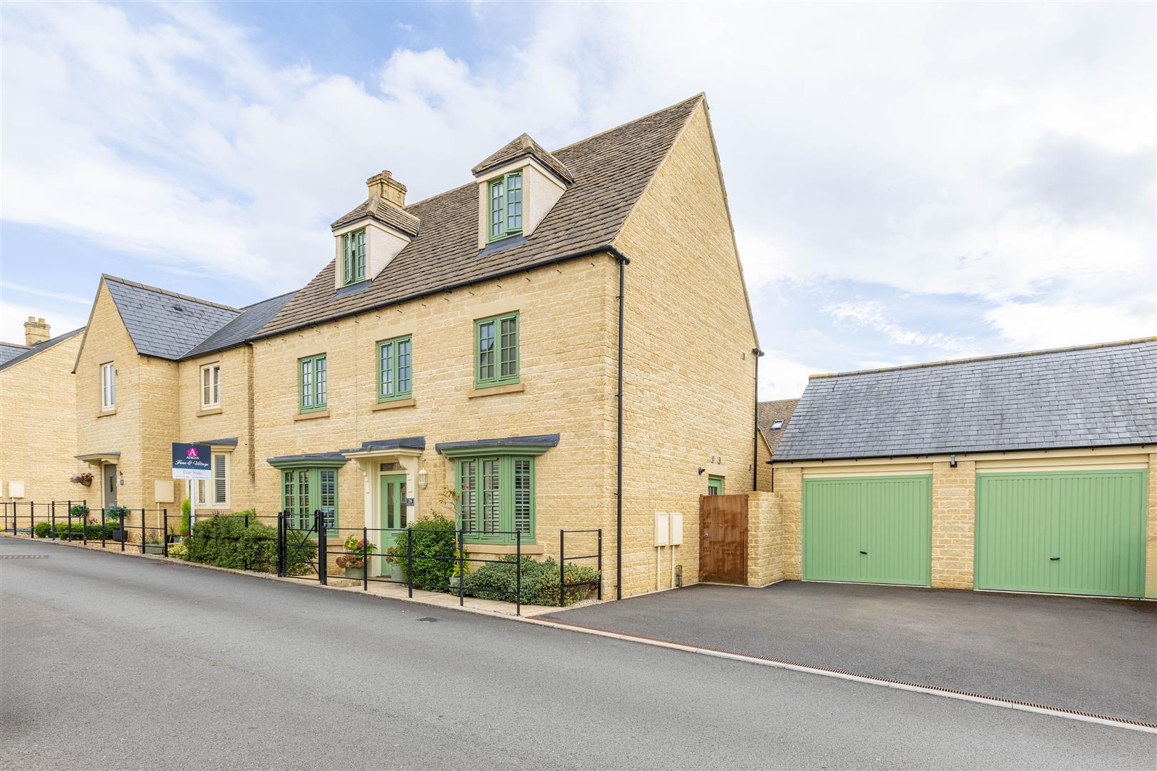 Pembroke Park | Cirencester