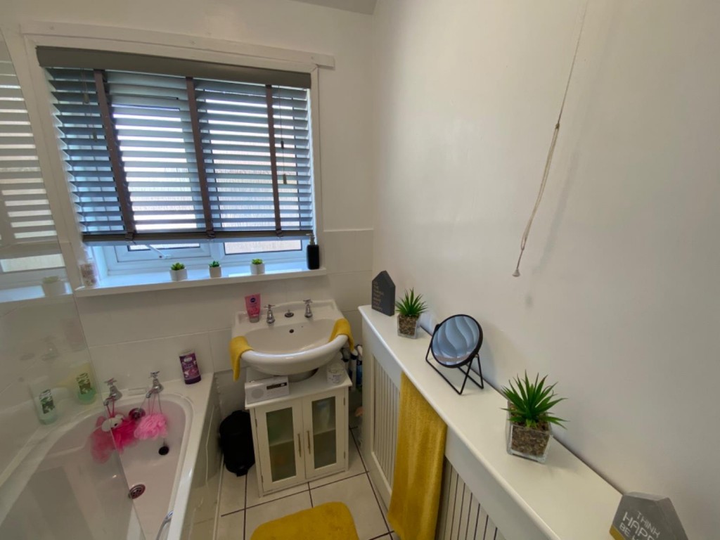 Image for Fernside Avenue, Huddersfield