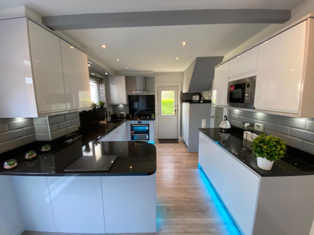 Image for Fernside Avenue, Huddersfield