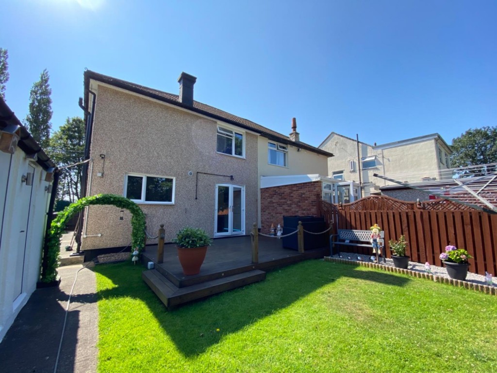 Image for Fernside Avenue, Huddersfield
