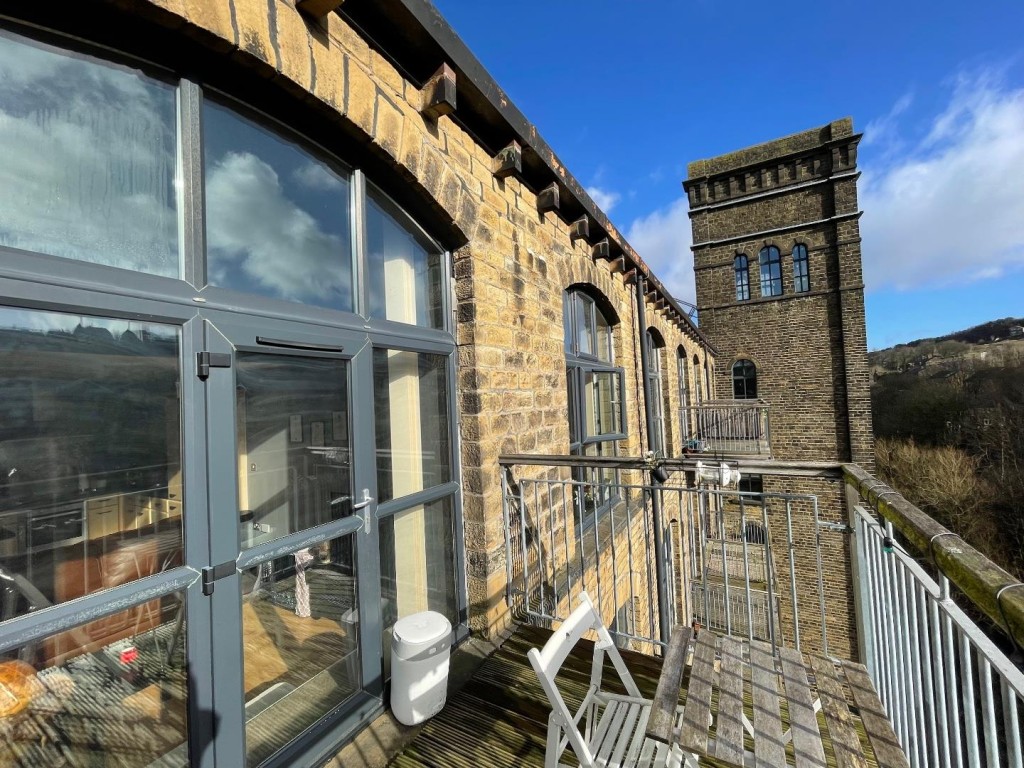 Image for Low Westwood Lane, Linthwaite, Huddersfield