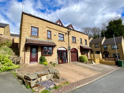 View full details for Grove Nook, Longwood, Huddersfield