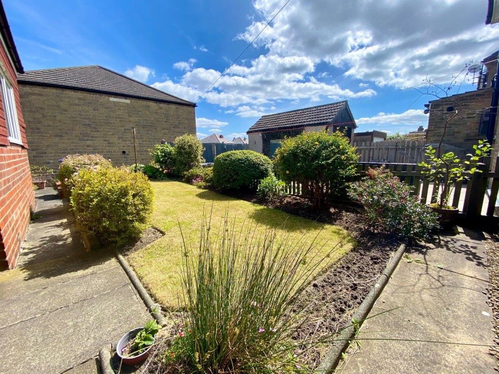 Image for Leafield Avenue, Huddersfield