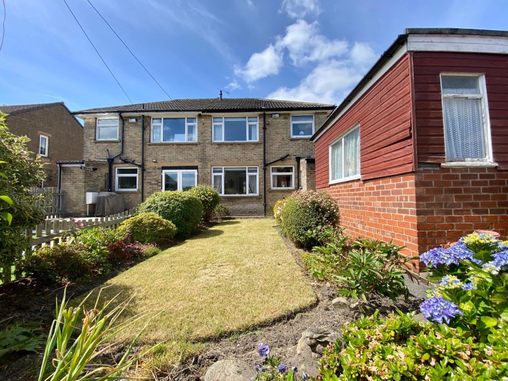 Image for Leafield Avenue, Huddersfield