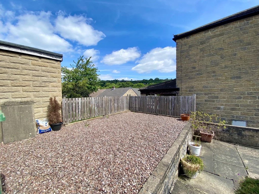 Image for Leafield Avenue, Huddersfield
