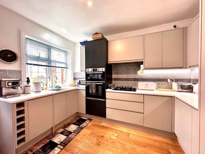 View full details for Pymroyd Lane, Huddersfield