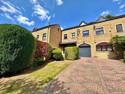 View full details for Grove Nook, Longwood, Huddersfield
