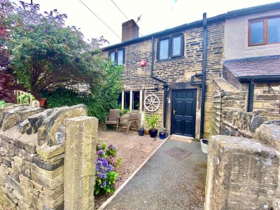 View full details for Crosland Hill Road, Crosland Moor, Huddersfield