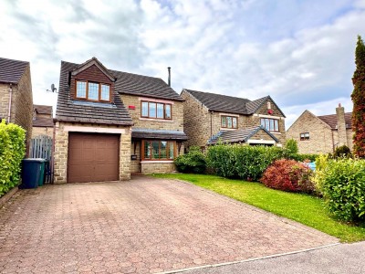 View full details for Hawthorne Way, Shelley, Huddersfield