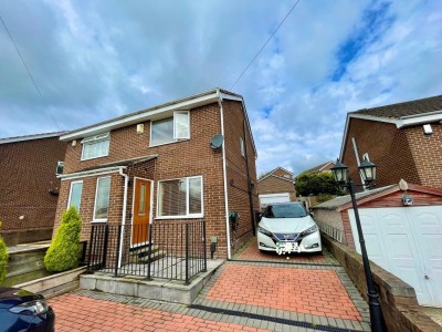 View full details for Woodlands Close, Huddersfield