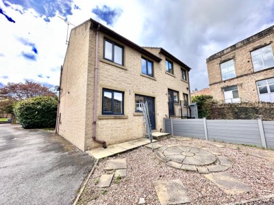 View full details for Brookdale Bank, Milnsbridge, Huddersfield