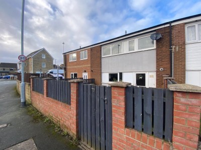 View full details for Fall Spring Gardens, Holywell Green, Halifax